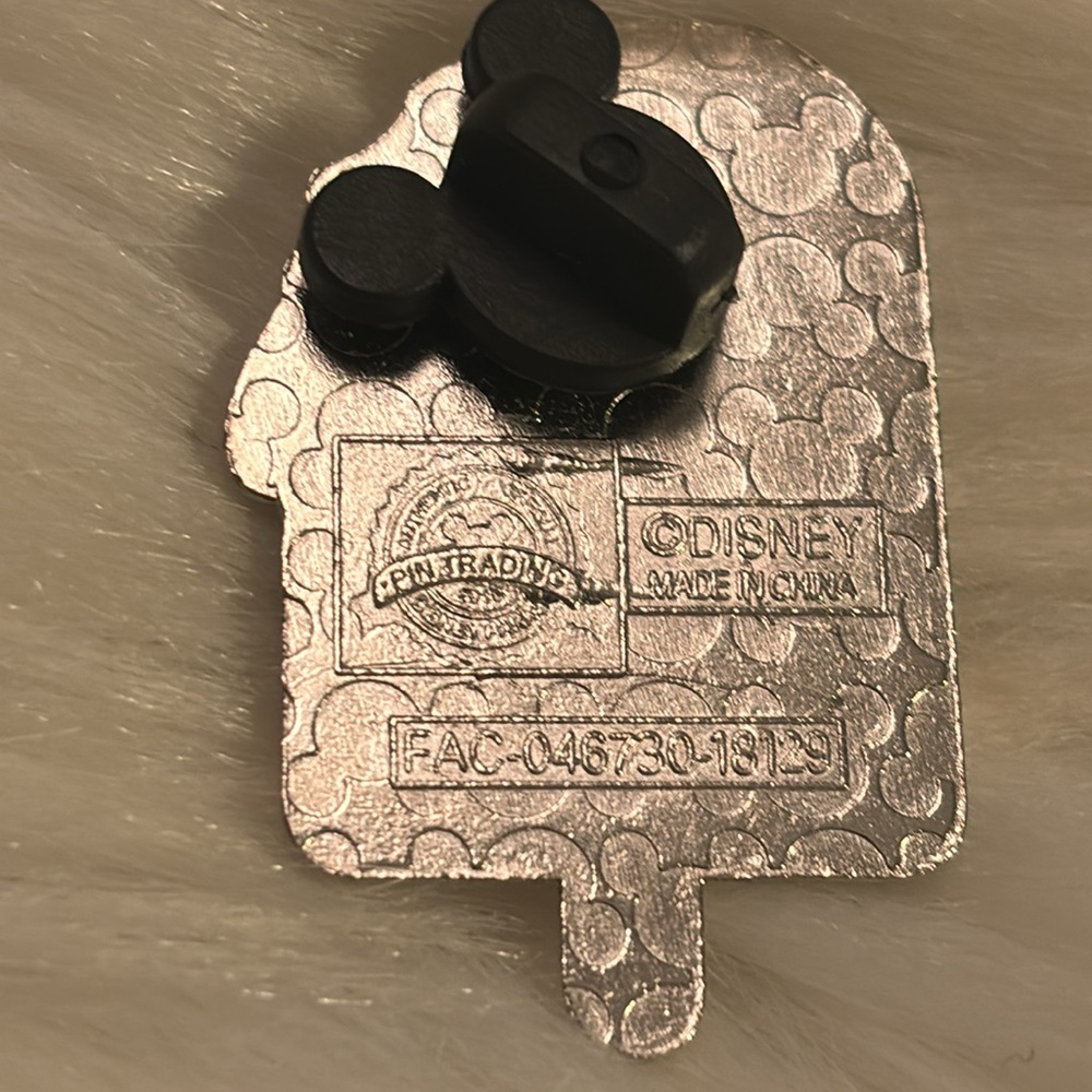 Disney Mickey Mouse Popsicle 2018 Trading Pin - Picture 4 of 4